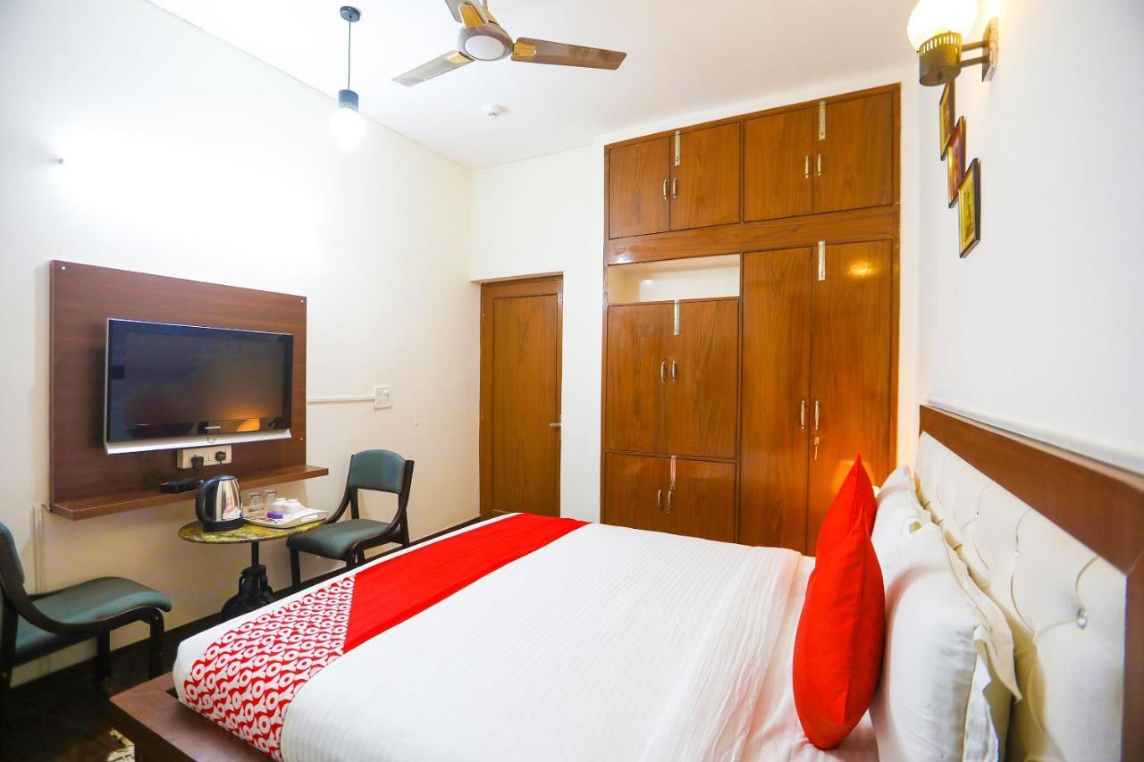 Oyo 62702 Golden Home Stay Yeni Delhi Dış mekan fotoğraf