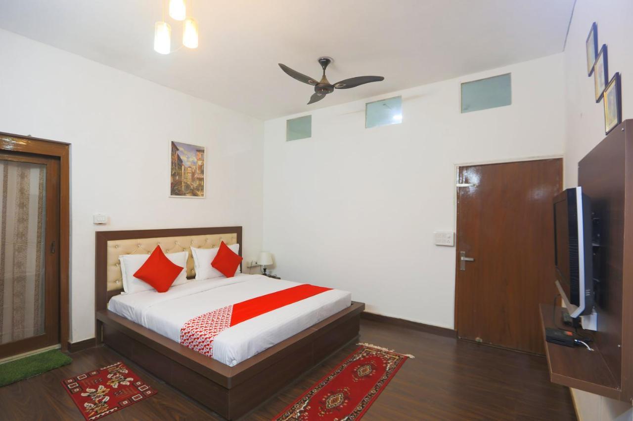 Oyo 62702 Golden Home Stay Yeni Delhi Dış mekan fotoğraf