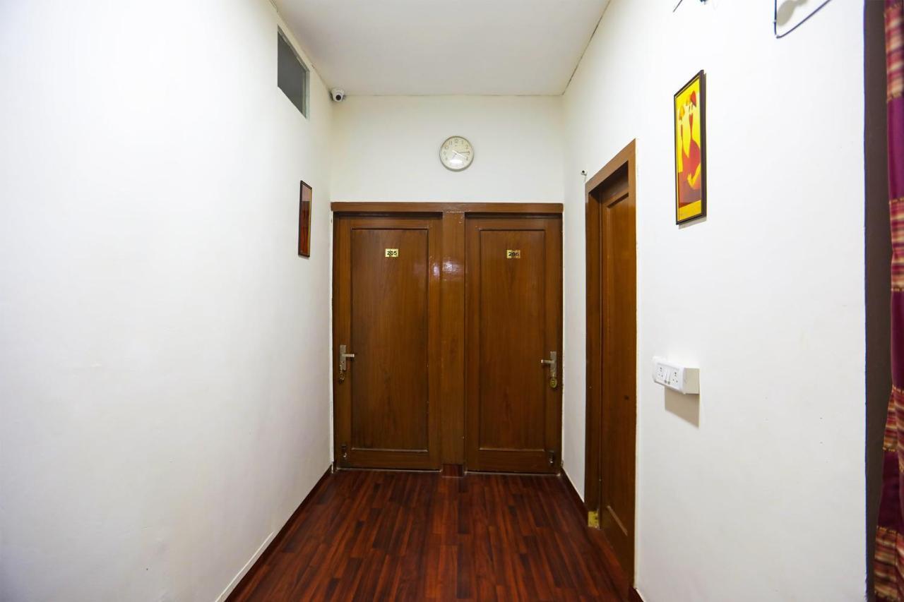 Oyo 62702 Golden Home Stay Yeni Delhi Dış mekan fotoğraf