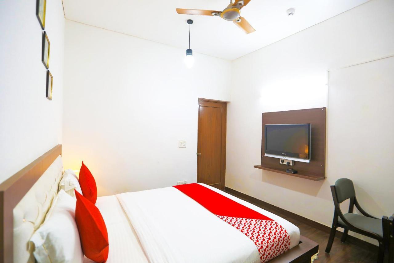 Oyo 62702 Golden Home Stay Yeni Delhi Dış mekan fotoğraf
